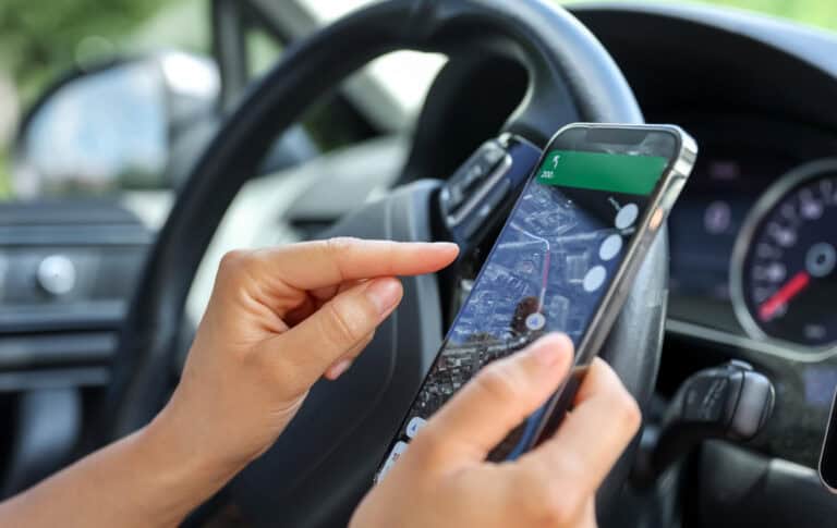 Rastreamento de Veículos: Proteja Frotas e Veículos Pessoais com Tecnologia Avançada